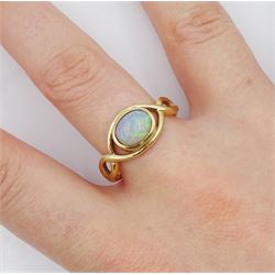 9ct gold single stone opal ring, with crossover design shoulders, Sheffield 2005