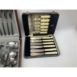Assorted cased flatware, to include a cased Viners part canteen of cutlery, in one box 