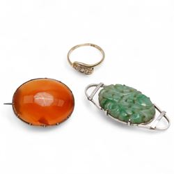 9ct white gold jade buckle / brooch, 9ct gold three stone diamond ring, stamped and an 8ct gold agate brooch
