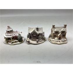 Sixteen Lilliput Lane models from Christmas collections, thirteen boxed and two loose, with various deeds, to include Snowdon Lodge, The Vicarage, Eamont Lodge etc