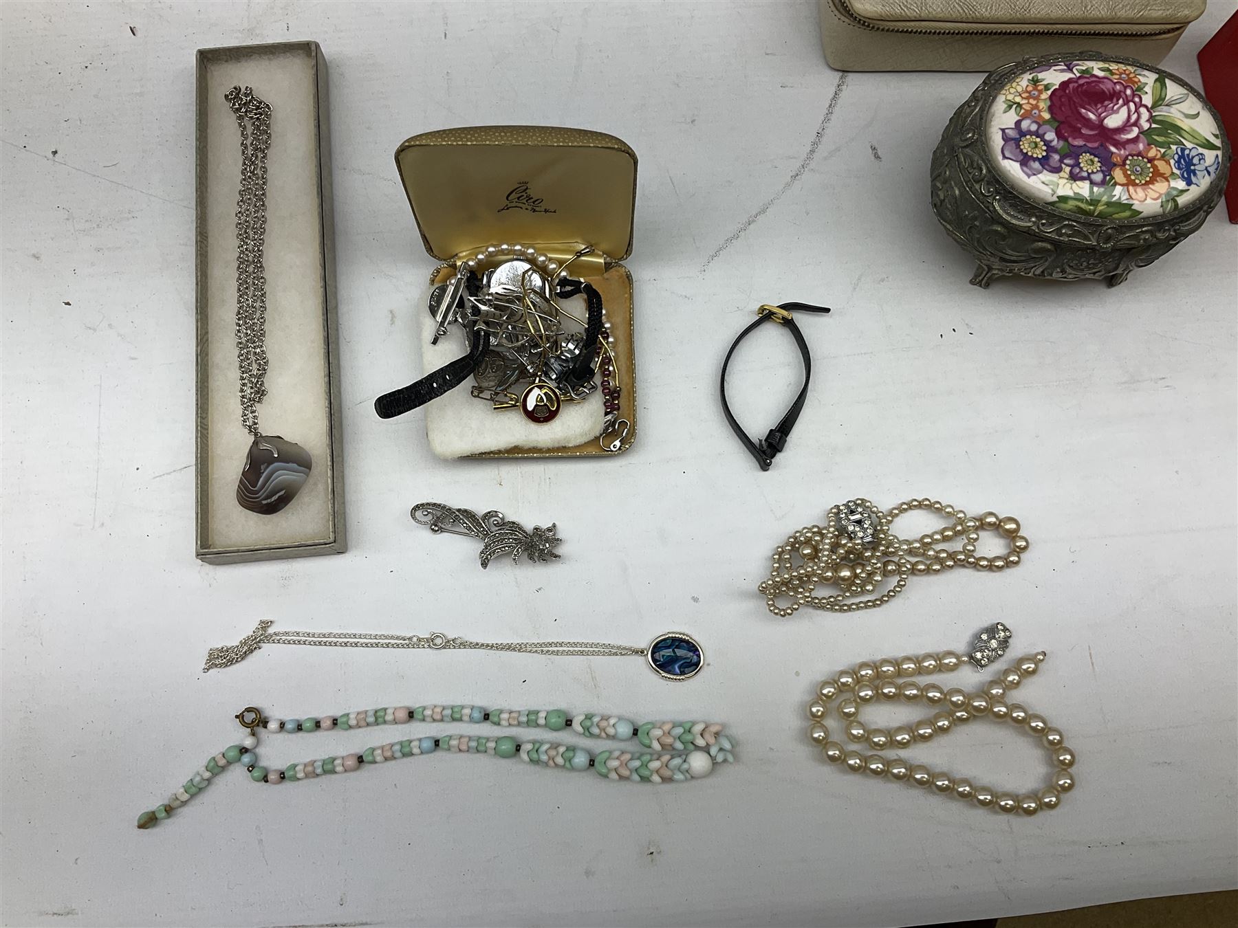 Booths Old Willow pattern plates, teacups and saucers, together with Stuart Crystal bowl with frog lid, small barometer and other collectables