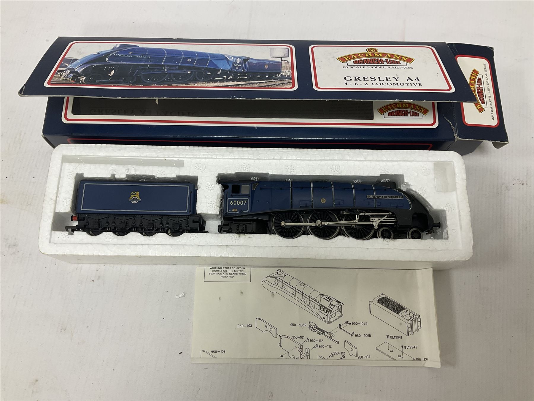 Bachmann ‘00’ gauge - 31551 Gresley Class V2 2-6-2 ‘Green Arrow’ locomotive no.60800 in BR black; 31954 Gresley Class A4 4-6-2 ‘Nigel Gresley’ locomotive no.60007 in BR blue; 31959 Gresley Class A4 Pacific 4-6-2 ‘Miles Beevor’ locomotive no.26 in LNER garter blue; in original boxes (3) 