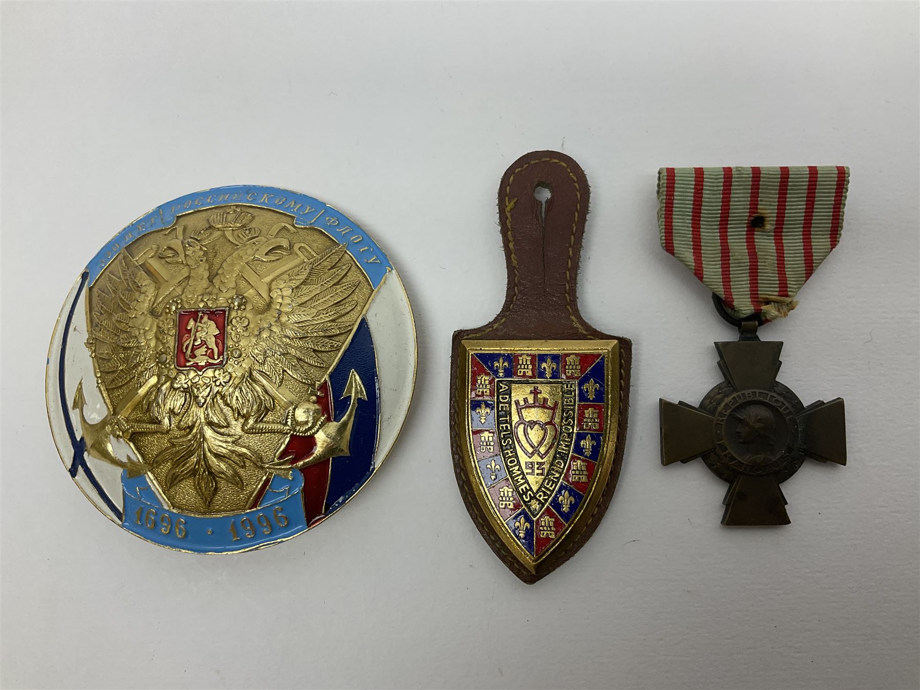 Five WW1 French medals comprising Medaille Militaire Gallantry Award, two Croix de Combattant, Medaille Commemorative Francais 1914-18 and a Patriotic Medal; together with small quantity of Russian badges etc