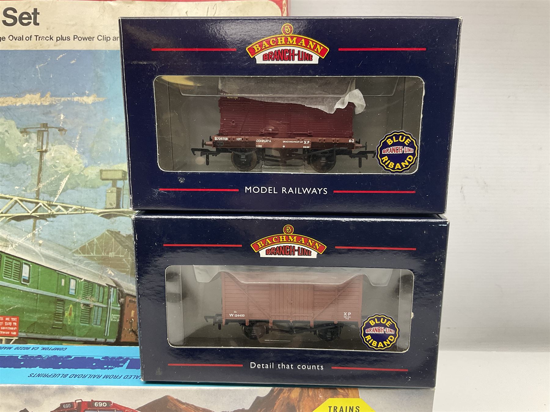 Hornby '00' gauge - RS.651 Freightmaster Set with Class 31 Diesel (Brush Type 2) A1A-A1A locomotive, seven wagons and track; boxed; together with fifteen various makers wagons and Busch Micro Electronic Roadworks Sign Set; predominantly boxed