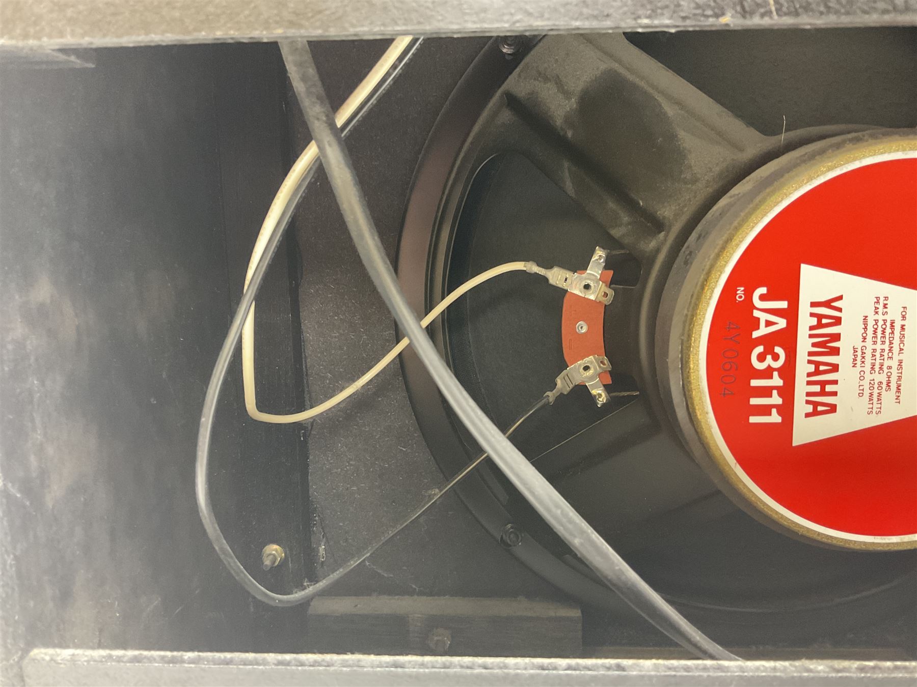 Yamaha VX Series 25B bass amplifier in black, serial no.4376 L49cm