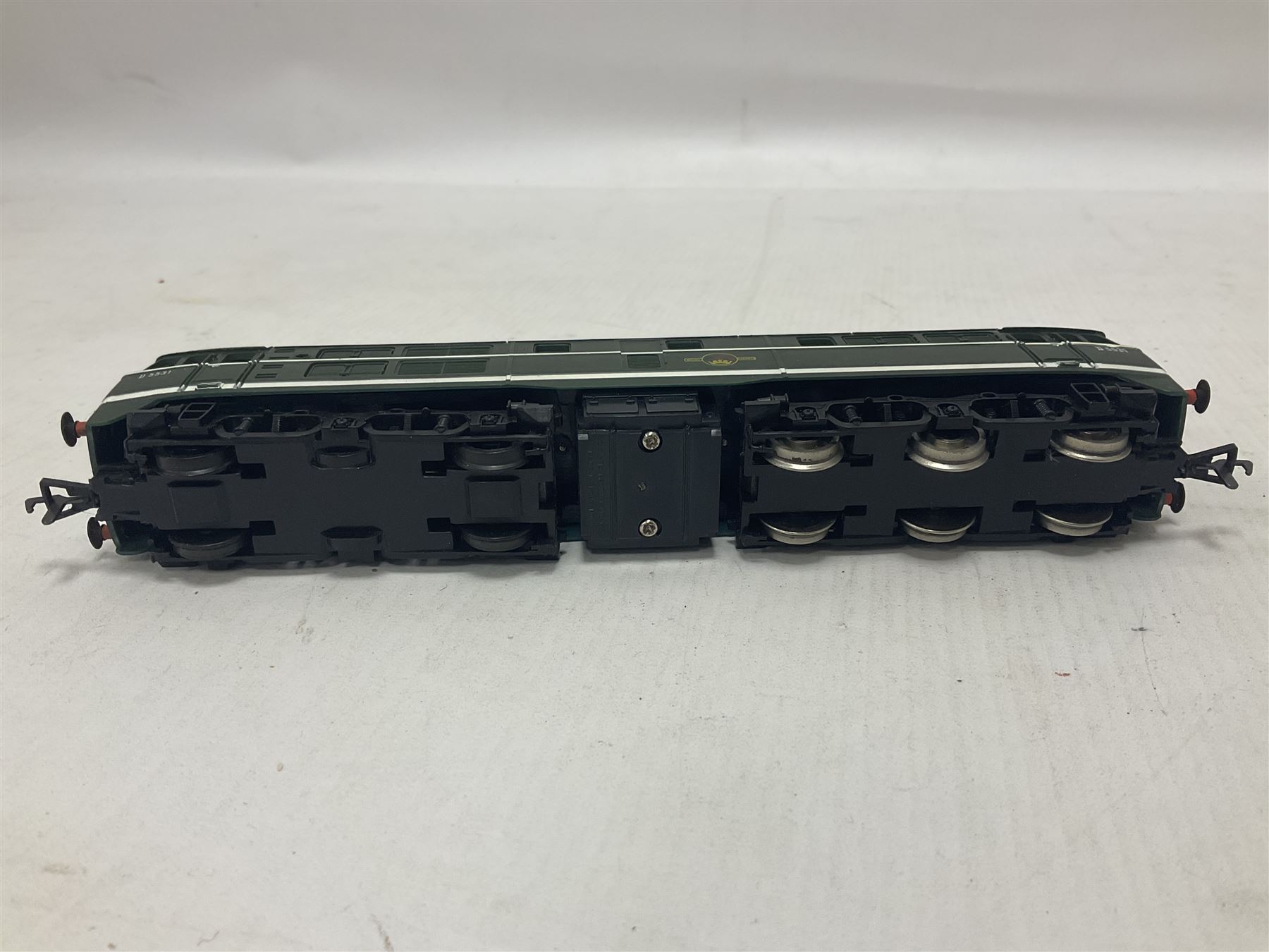 Various Makers ‘00’ gauge - eight locomotives to include G&R Wrenn Class N2 0-6-2T no.2385 in LMS black and Standard Tank Class 2-6-4 no.2679 in LMS crimson; Class 5 4-6-0 no.5112 in black livery; Mainline Railways Class 45 D49 ‘The Manchester Regiment’ in BR green; Airfix Class 31 D5531 in BR green; three further models (8)