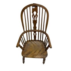 19th century elm and beech Windsor armchair, stick back with pierced splat, on turned supports with H-shaped stretchers