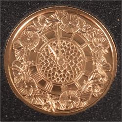Queen Elizabeth II Gibraltar 2019 'Remembrance 100' gold proof three coin sovereign set, full to quarter sovereign, issued by The London Mint Office, cased with certificates