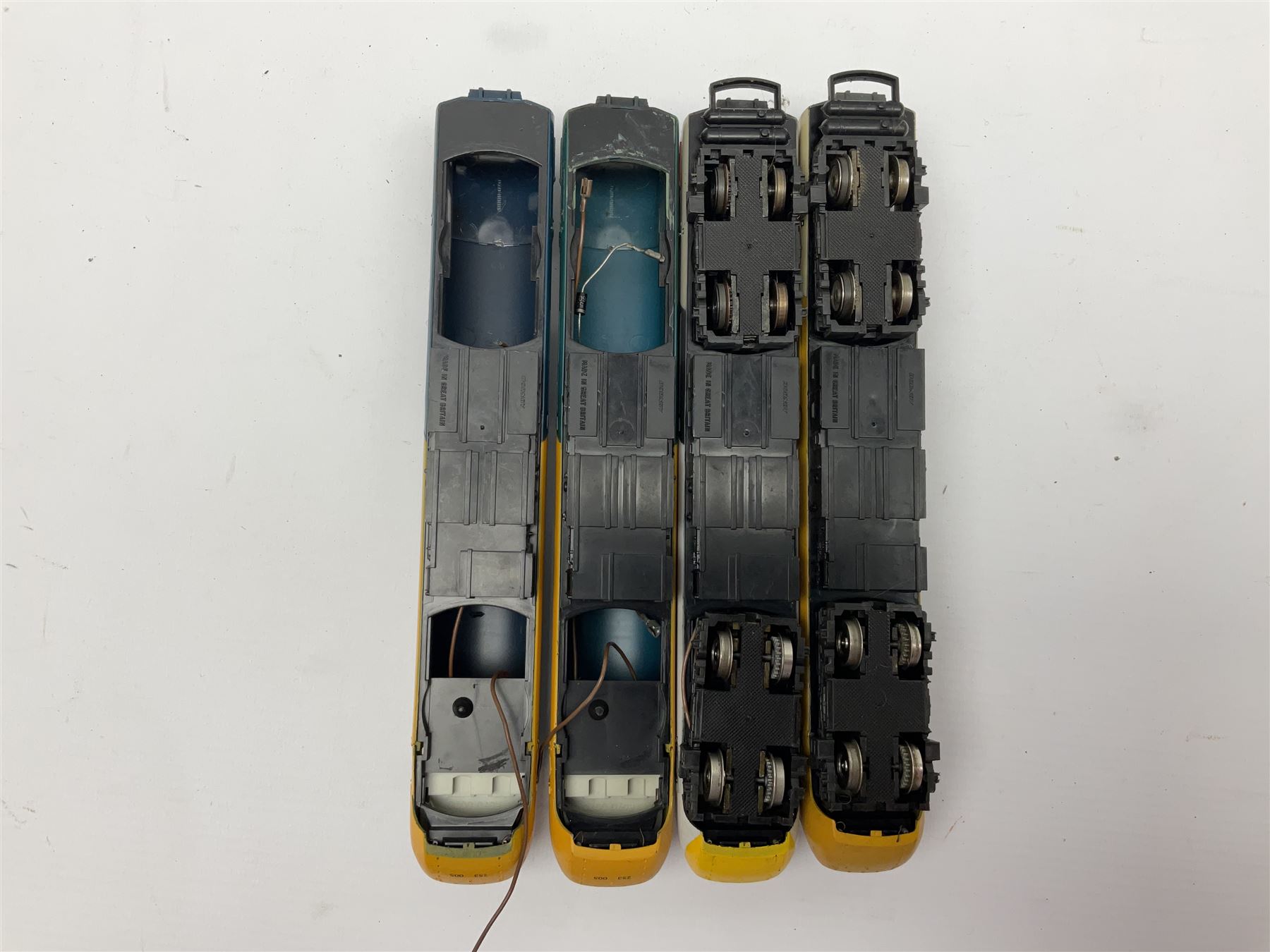 'OO' gauge - fourteen assorted playworn locomotives by Hornby, Tri-Ang, Lima etc, including 4-6-2 Flying Scotsman (lacking tender),  shunting locomotive, tank and diesel locomotives etc