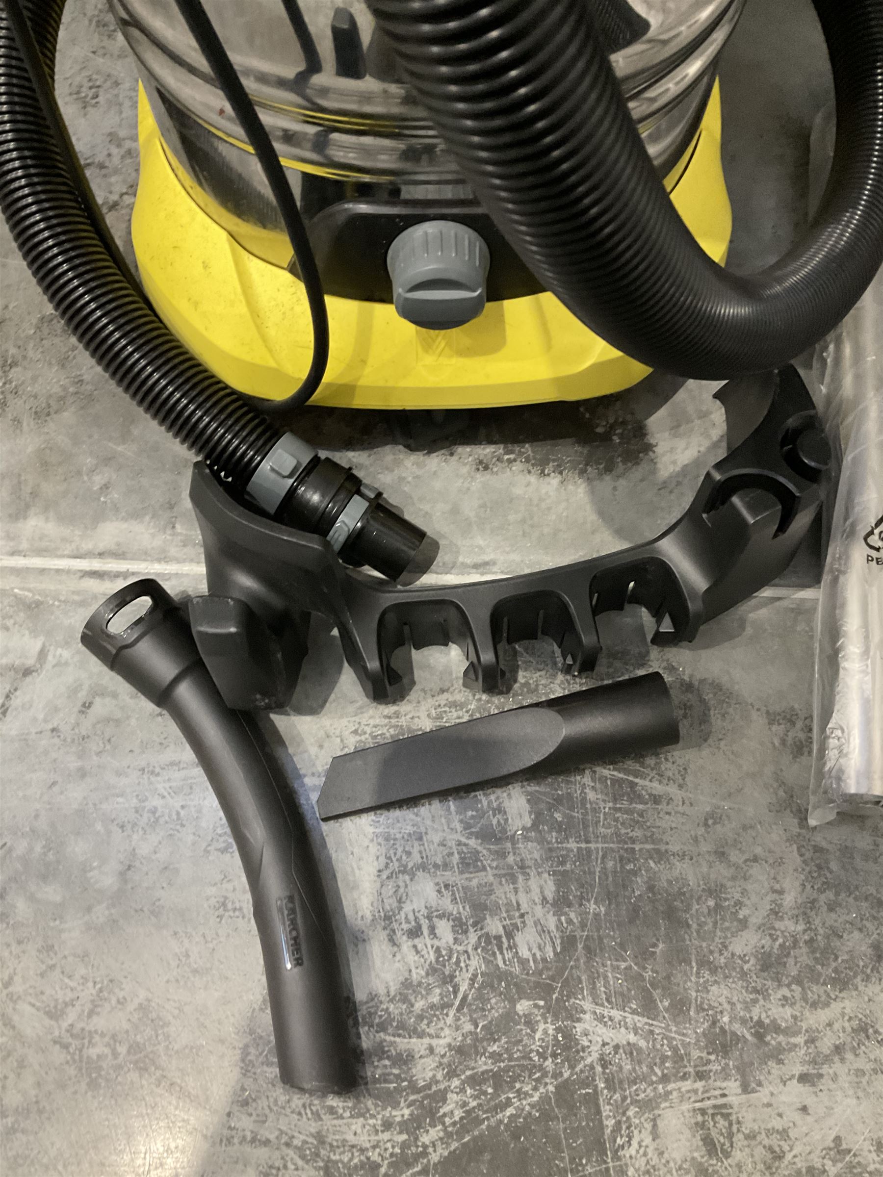 Kärcher WD 6 P wet and dry vacuum cleaner - THIS LOT IS TO BE COLLECTED BY APPOINTMENT FROM DUGGLEBY STORAGE, GREAT HILL, EASTFIELD, SCARBOROUGH, YO11 3TX