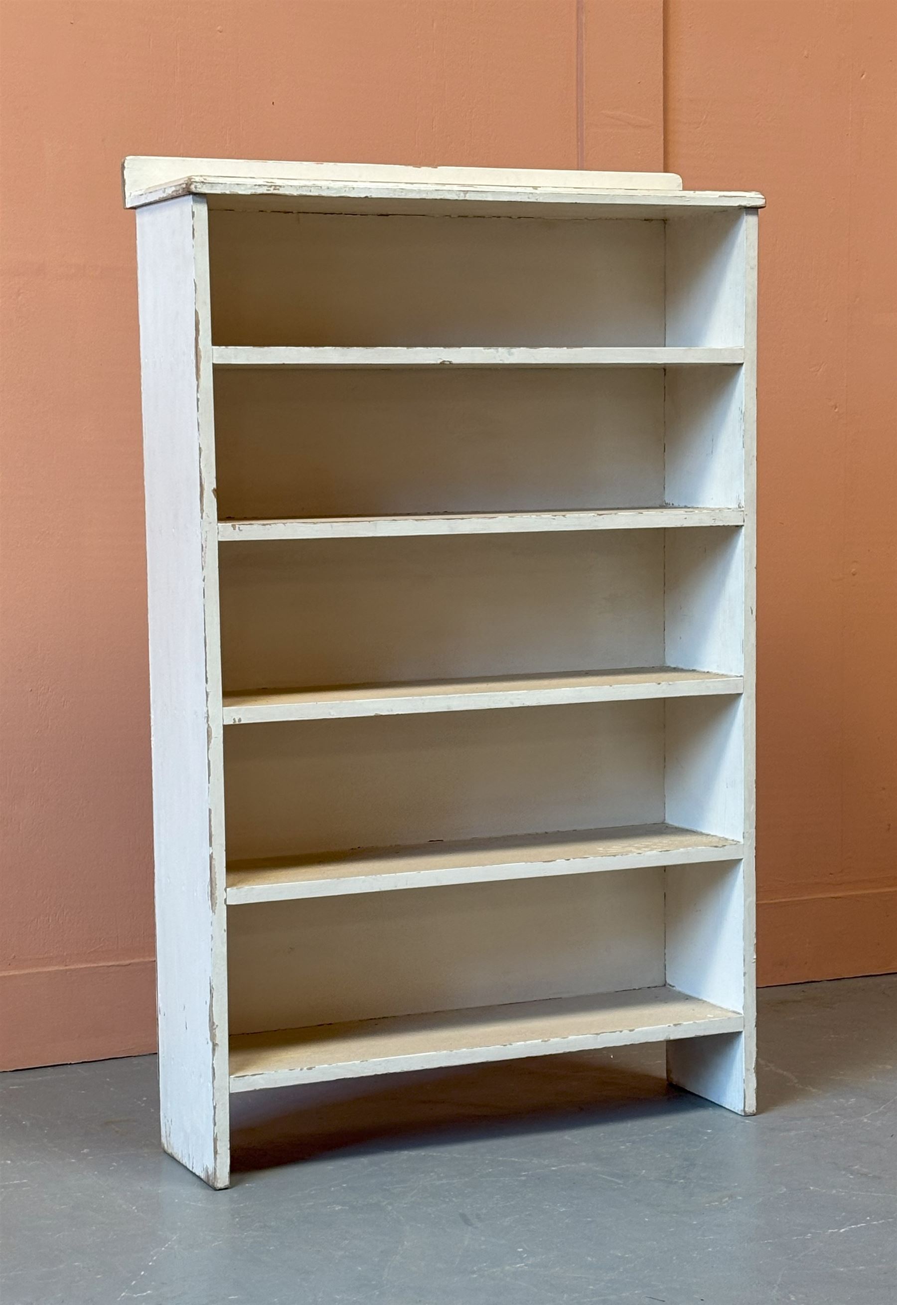 Painted pine five height open bookcase, early 20th century. H137cm, W86cm, D25cm.  - COLLECTION BY APPOINTMENT FROM: The White House, Thirsk Road, Easingwold, York, YO61 3NF - CALL 01723 507111 TO ARRANGE