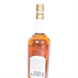 Bowmore Surf islay single malt scotch whisky, 1 litre, 40% vol together with  Auchentoshan Select lowland single malt scotch whisky, 1 liter, 40% vol Glenfiddich 15 year old single malt Scotch whisky 70cl 40% vol and Glenlivet 12 year old single malt scotch whisky, 1 liter 40% vol   