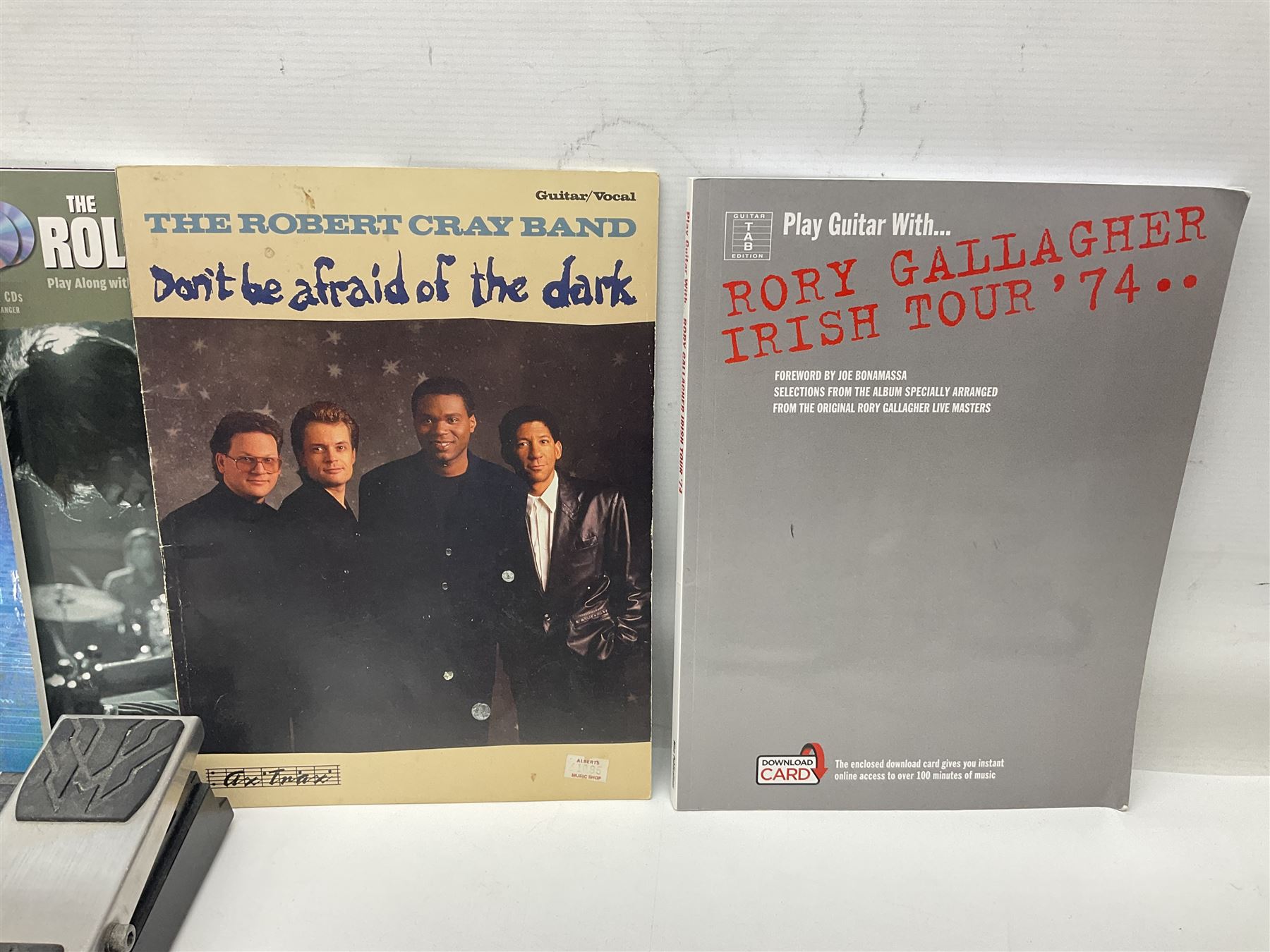 Zoom GFX-4 Guitar Effects processor; quantity of assorted cables; tremolo arms; plectrum wallet; Steepletone SMH10 earphones etc