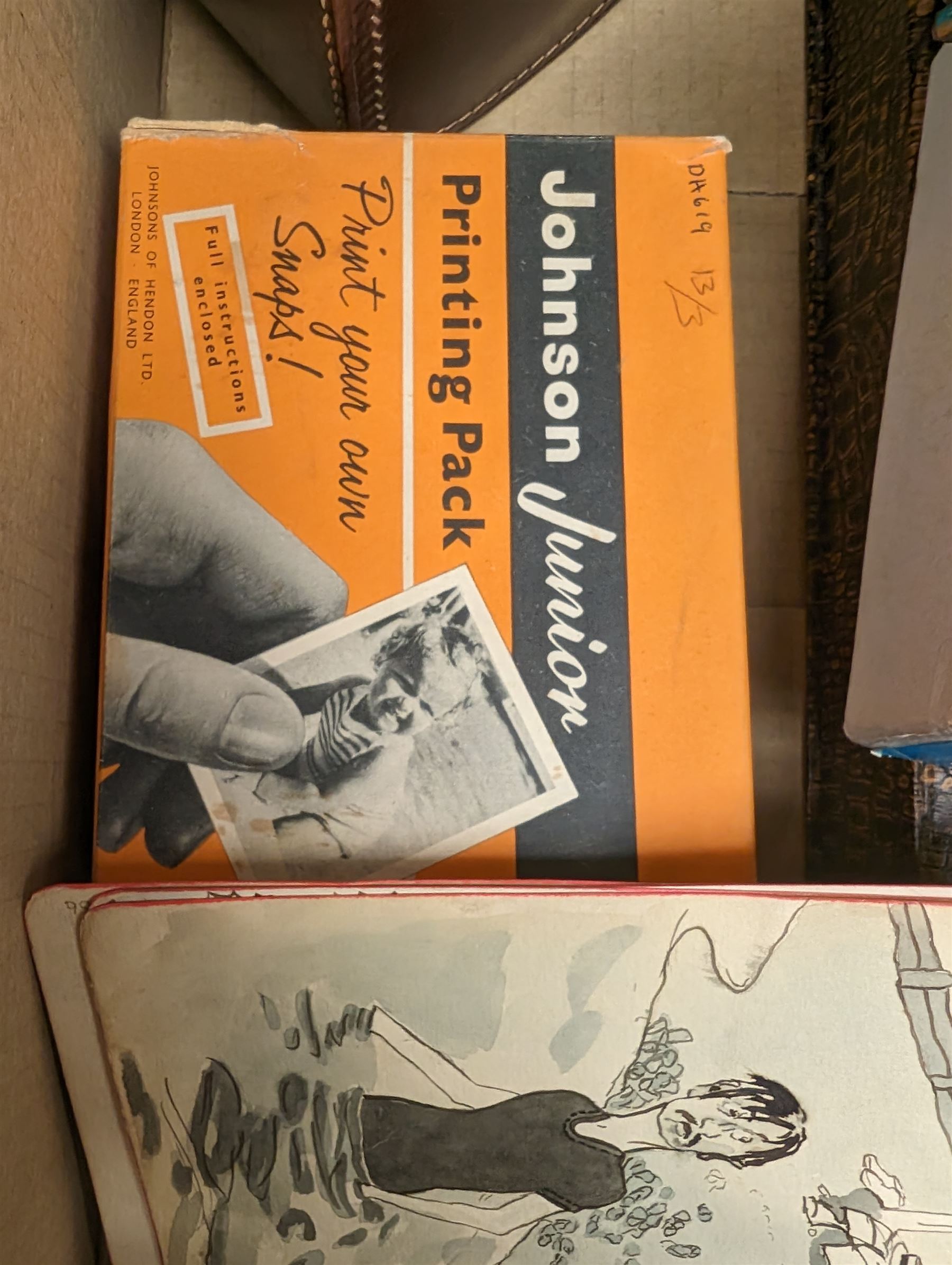 Bell & Howell cine camera model 624, together with a 'Movie Titler' Johnson Junior printing pack and 'The Econasign' cine sign making kit