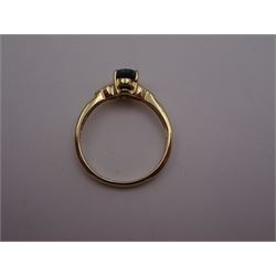 9ct gold blue/grey opal ring, hallmarked