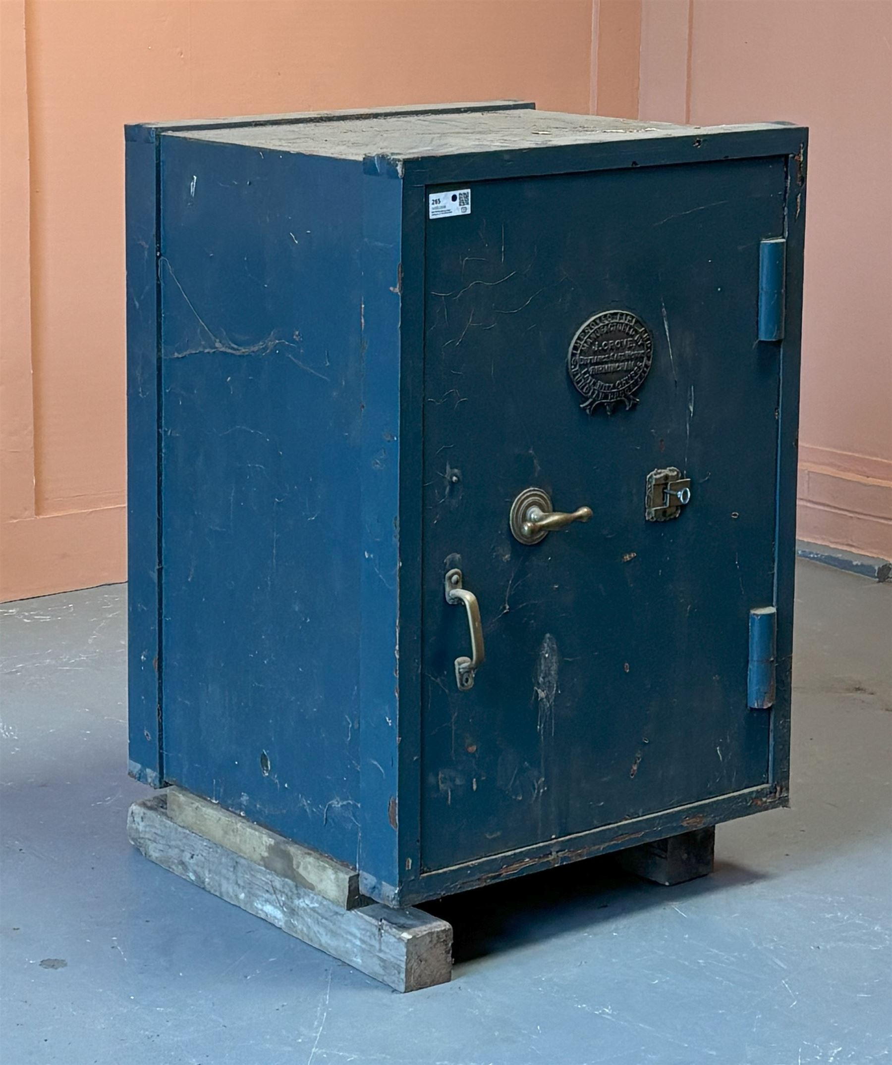 Early 20th century cast iron safe with makers plaque, working with key. H92cm, W68cm, D61cm.  - COLLECTION BY APPOINTMENT FROM: The White House, Thirsk Road, Easingwold, York, YO61 3NF - CALL 01723 507111 TO ARRANGE