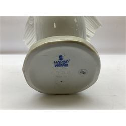 Four Lladro dove figures, comprising Taking Flight no 6288, Dove no 1015, Proud Dove no 6290 and Peaceful Dove no 6289, all with original boxes, largest example H20.5cm 