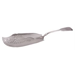 George III silver Fiddle pattern fish slice, engraved with floral pattern to blade and initials to terminal, hallmarked Thomas James, London 1814, L29.6cm