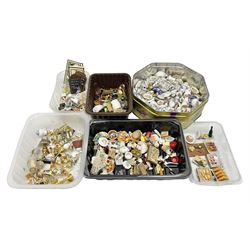 Collection of miniature dolls house pub accessories including wine bottles and glasses, together with miniature dolls house cafe food and accessories, plates, vases and wired and non-wired lighting including table lamps and ceiling lights 