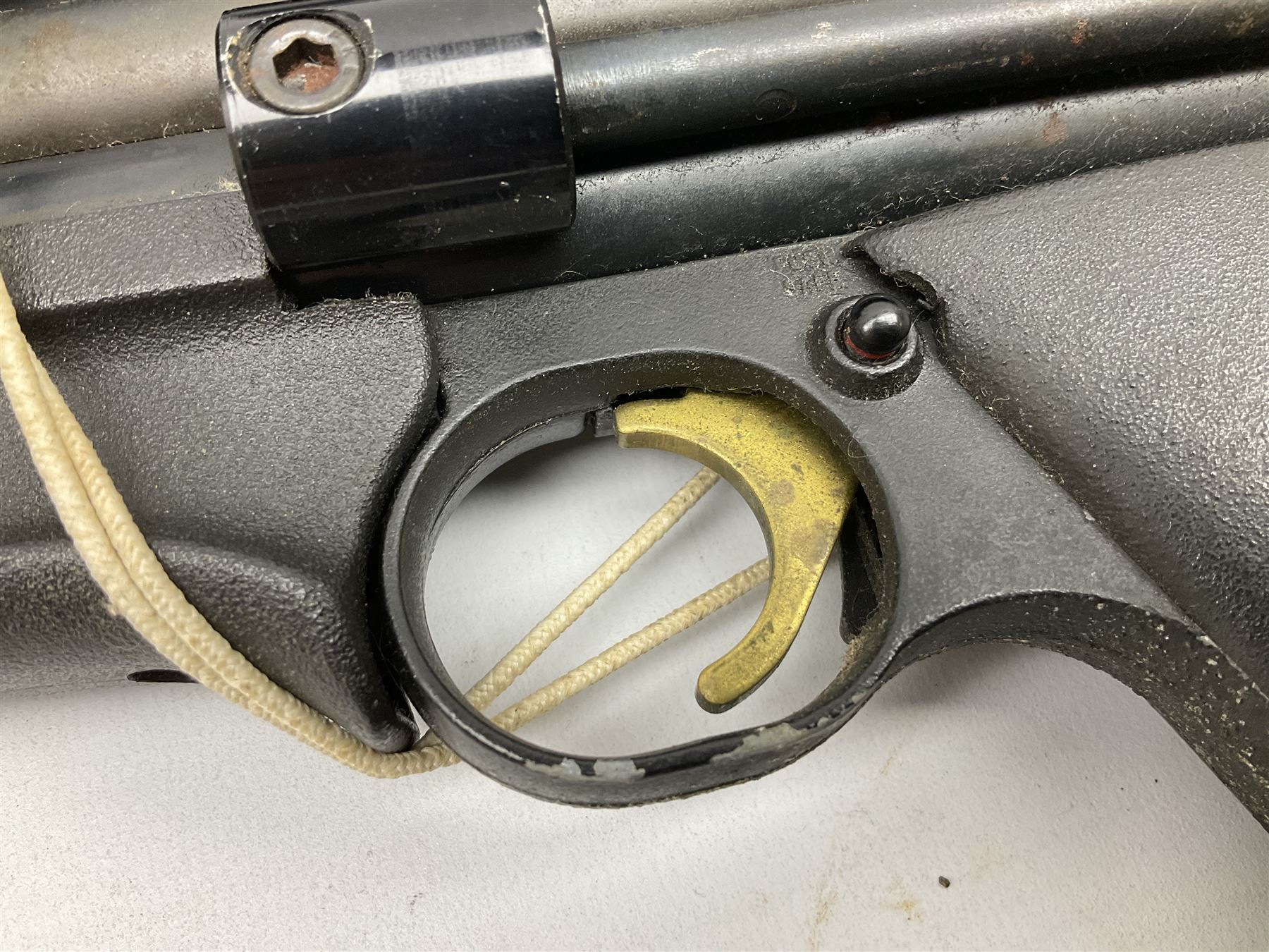 Crosman .22 air rifle with gas cylinder, model AS2250, with bolt action, skeleton stock, moderator and Hawke 4x32 telescopic sight with infra red facility, serial no.803B11493, L88.5cm