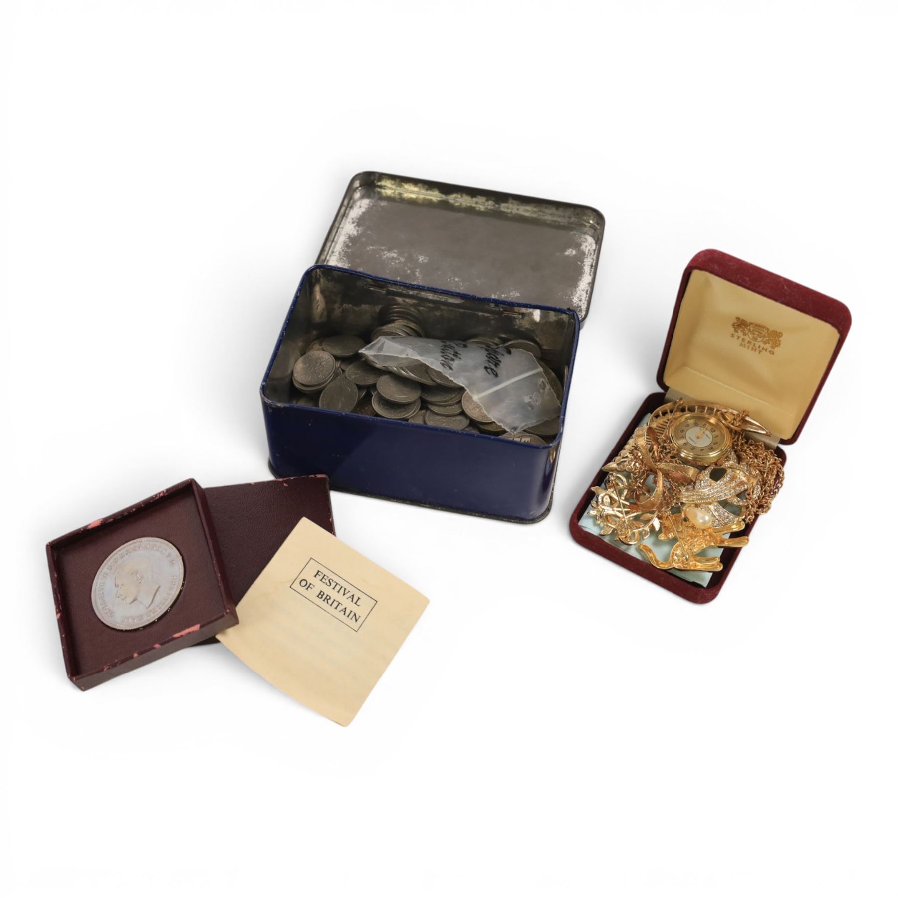 Collection of coins, banknotes and costume jewellery