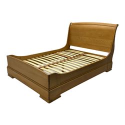Willis & Gambier - oak 4' 6’’ double sleigh bed with box base