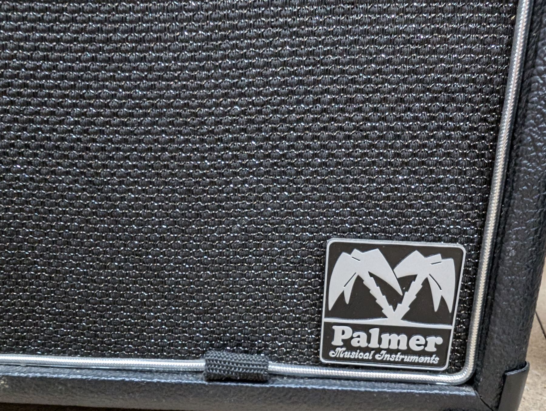 Palmer 2 x 12 speaker cabinet with Celestion G12T-80 speakers, H47cm, W70cm  
