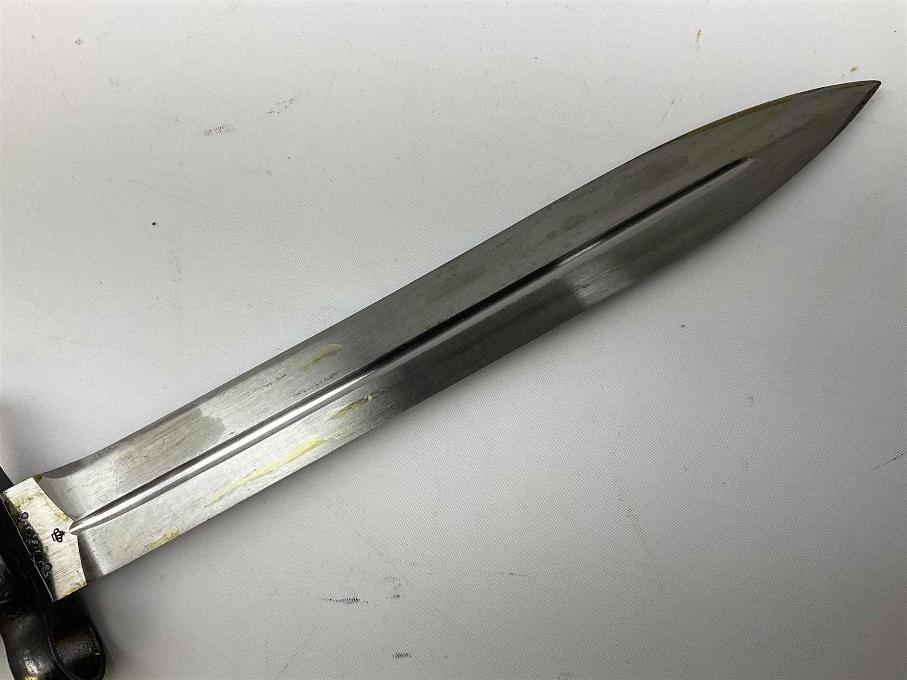 German-made 1908 pattern bayonet by Weyersberg, Kirschbaum & Co, Solingen as used by the Brazilian Army, with 30cm fullered steel blade and hooked quillon numbered 107011 L43cm overall; and Swedish Carl Gustav M1896 Mauser knife bayonet with 21cm steel blade and machined steel grip; in metal scabbard, both numbered 299 L35cm overall (2)