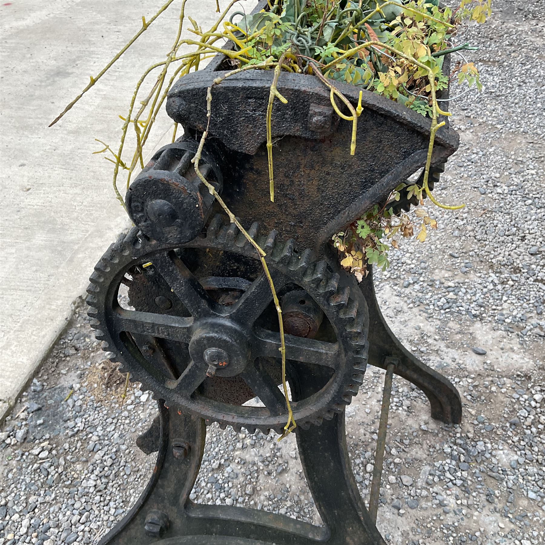 Early cast-iron agricultural milling machine - THIS LOT IS TO BE COLLECTED BY APPOINTMENT FROM DUGGLEBY STORAGE, GREAT HILL, EASTFIELD, SCARBOROUGH, YO11 3TX