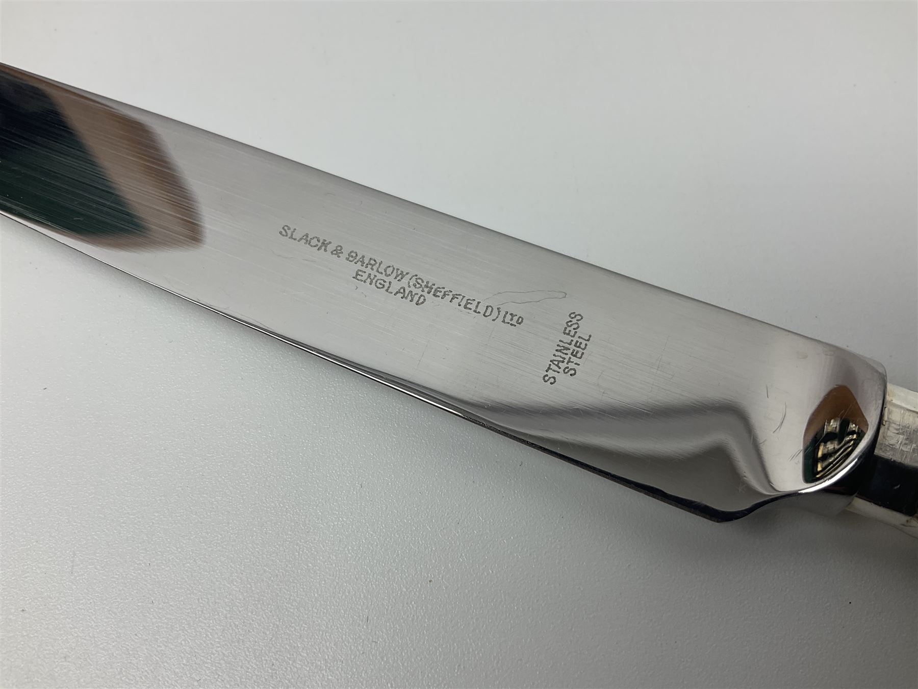 Canteen of silver plated Kings pattern cutlery for six place settings, in a fitted wooden case