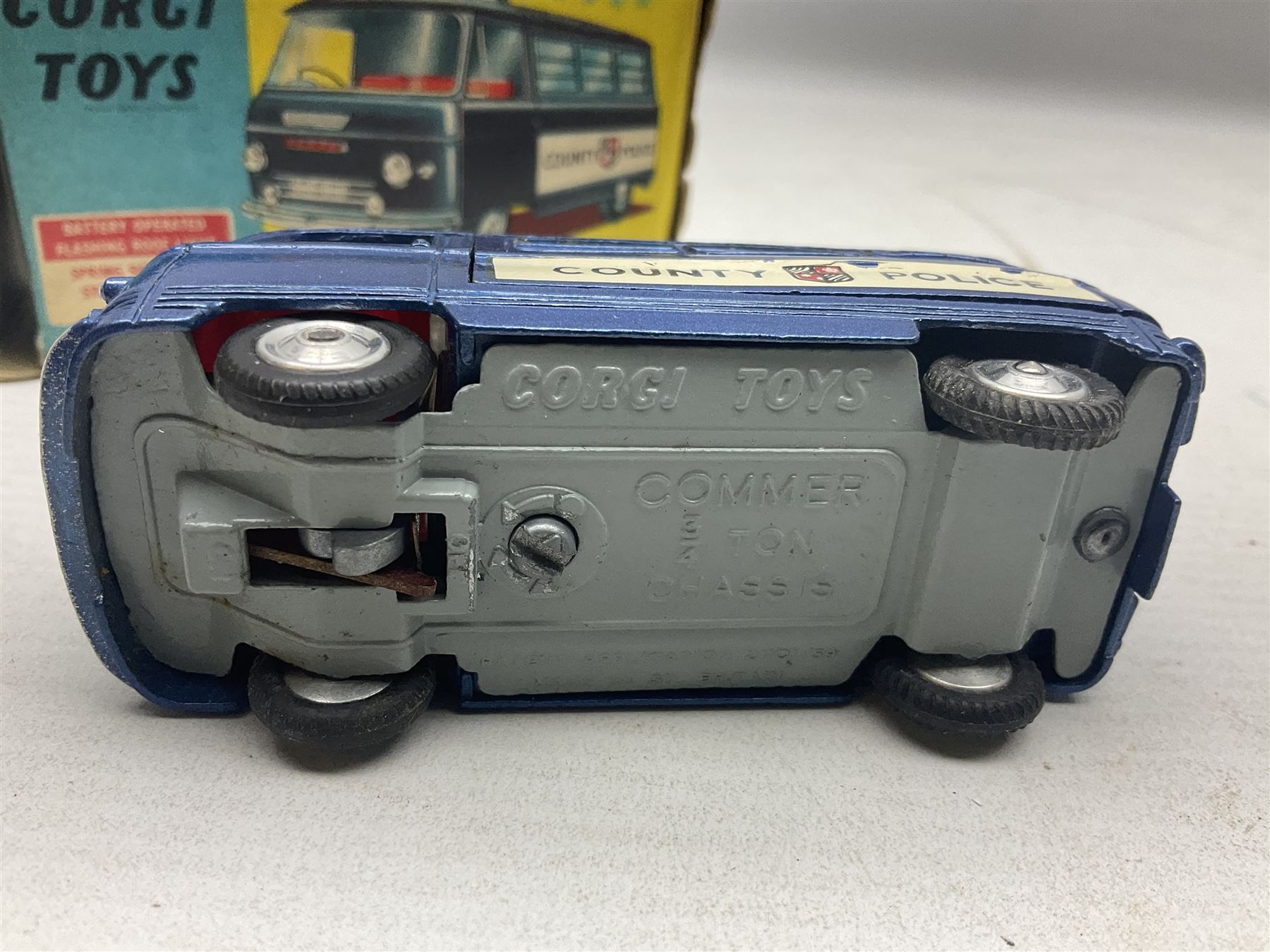 Corgi - Commer Police Van with flashing light No.464 and Chipperfield's Mobile Booking Office No.426; each in original box with paperwork (2)