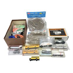 Various makers 'N' and 'Z' gauge - quantity of loose unused track and other layout accessories including switches, rolls of Peco Moulded Ballast Inlay, boxed Gaugemaster Model E Controller, four goods wagons, '00' and 'N' gauge road motor vehicles etc