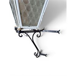 Foster & Pullen (Bradford est. 1896) - Good pair of late 19th century copper coach house or street lamps, painted in rustic white finish, with iron corner brackets, one with clear glass, the other with ring mottled glass, both converted to electricity, height with bracket 150cm