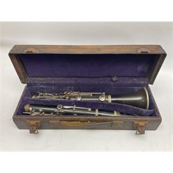 Windsor five-piece clarinet, serial no.EK05580; and Selmer Console clarinet with B&H mouth-piece; both cased (2)