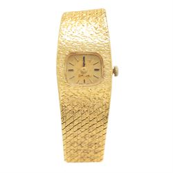 Omega ladies 18ct gold manual wind wristwatch, Cal. 650, champagne dial with baton hour ma...