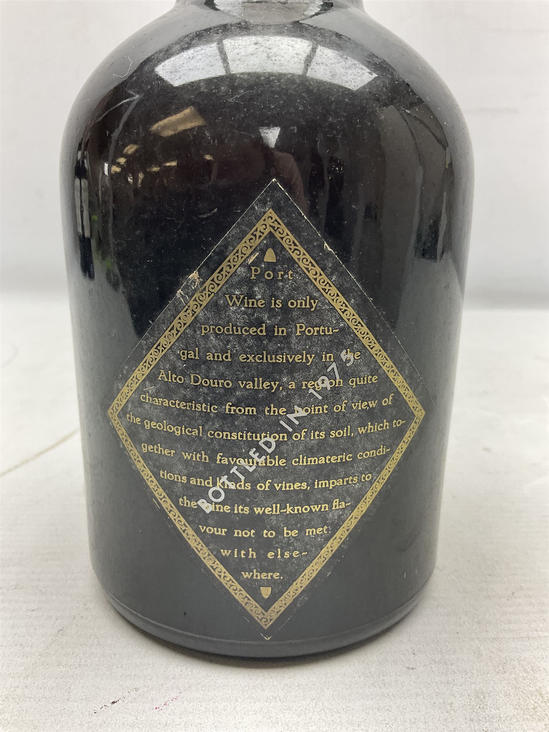 Amandio 1955, tawny port, unknown content and proof
