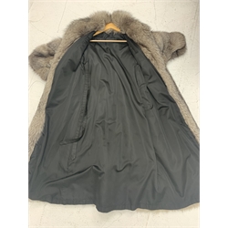 Fine quality full length Silver Fox fur Coat, approx. size 12 - 14, (underarm to underarm measures 55cm)