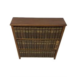 Small oak bookcase with contents