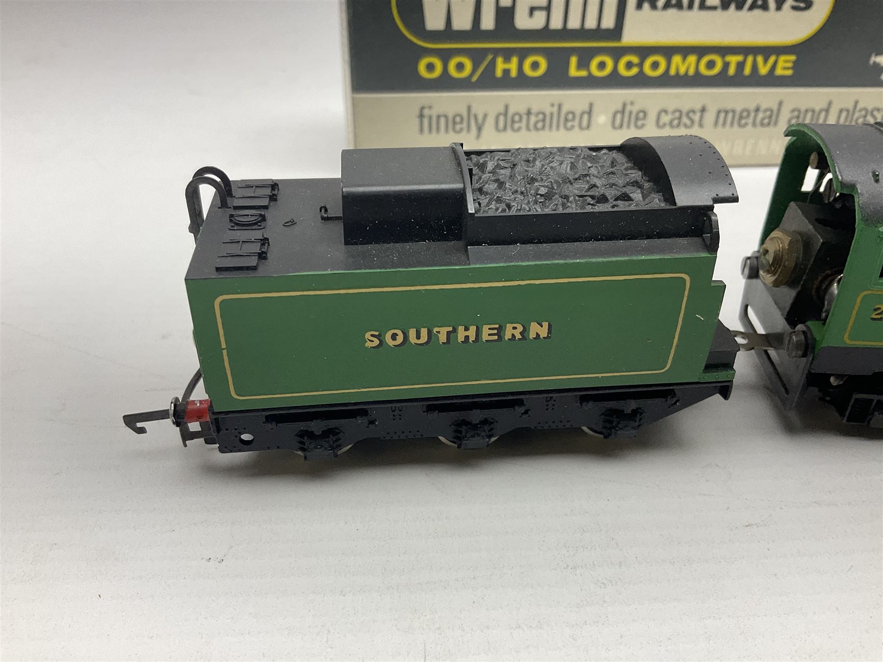 Wrenn '00' gauge - Rebuilt Bulleid Pacific 4-6-2 locomotive 'Lyme Regis' No.21C109 in SR Malachite Green; boxed with instructions