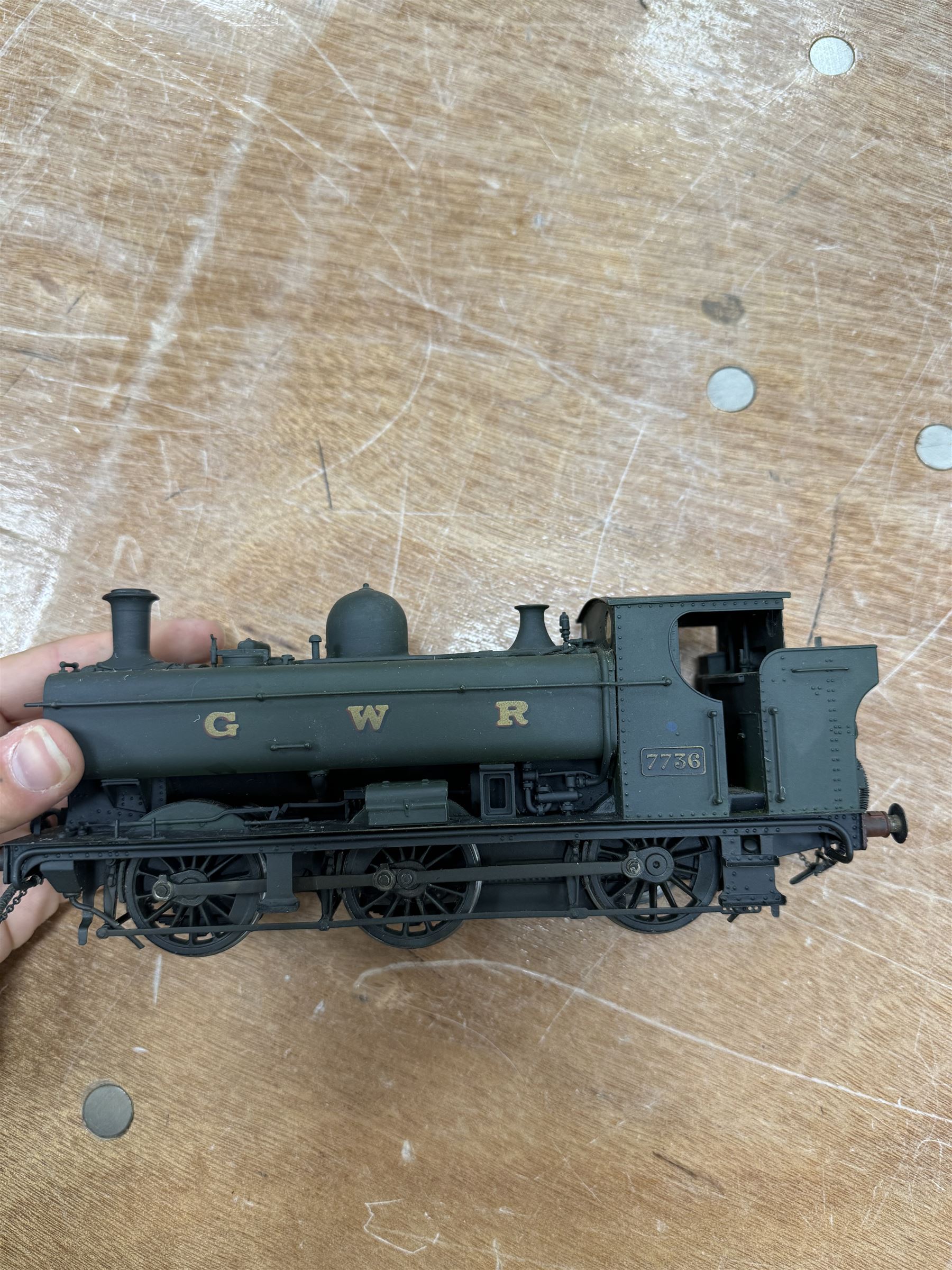 Acorn & Mercian O gauge kit built model Class 63XX GWR Mogul with tender, no. 6377, together with Class 77XX GWR saddle tank, no. 7736 (2)