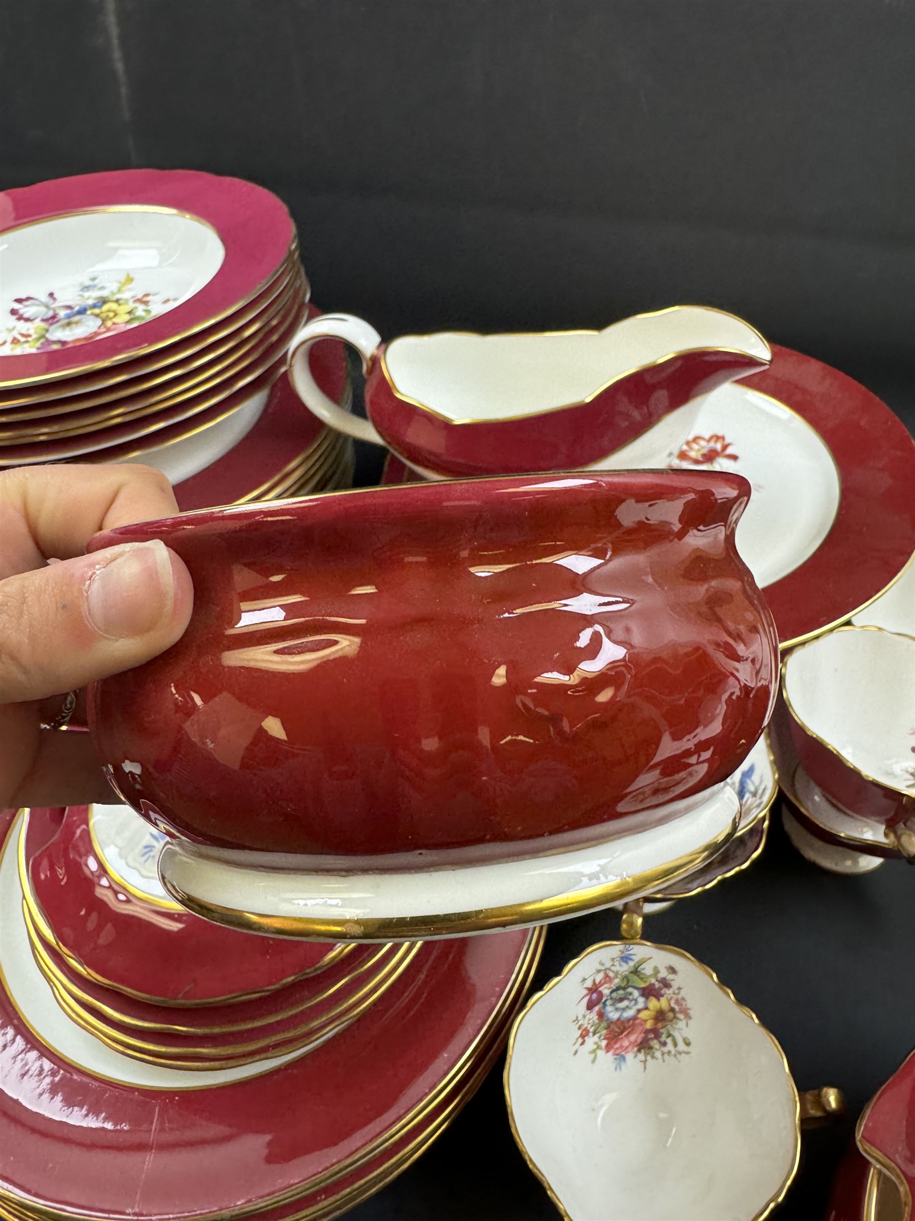 Hammersley tea and dinner service, including twelve dinner plates, twelve teacups, two sauce boats, two covered dishes etc  