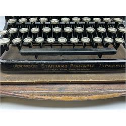 Underwood Standard Four Bank Keyboard typewriter in leather case