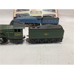 Hornby/Tri-Ang ‘00’ gauge - four locomotives and tenders comprising boxed Class 7P6F 4-6-2 ‘Oliver Cromwell’ no.70013 in BR green; Class A4 4-6-2 ‘Nigel Gresley’ no.7 in LNER blue; Battle of Britain Class 4-6-2 ‘Winston Churchill’ no.21C151 in SR green; Class A3 Gresley 4-6-2 no.60103 in BR green (4) 