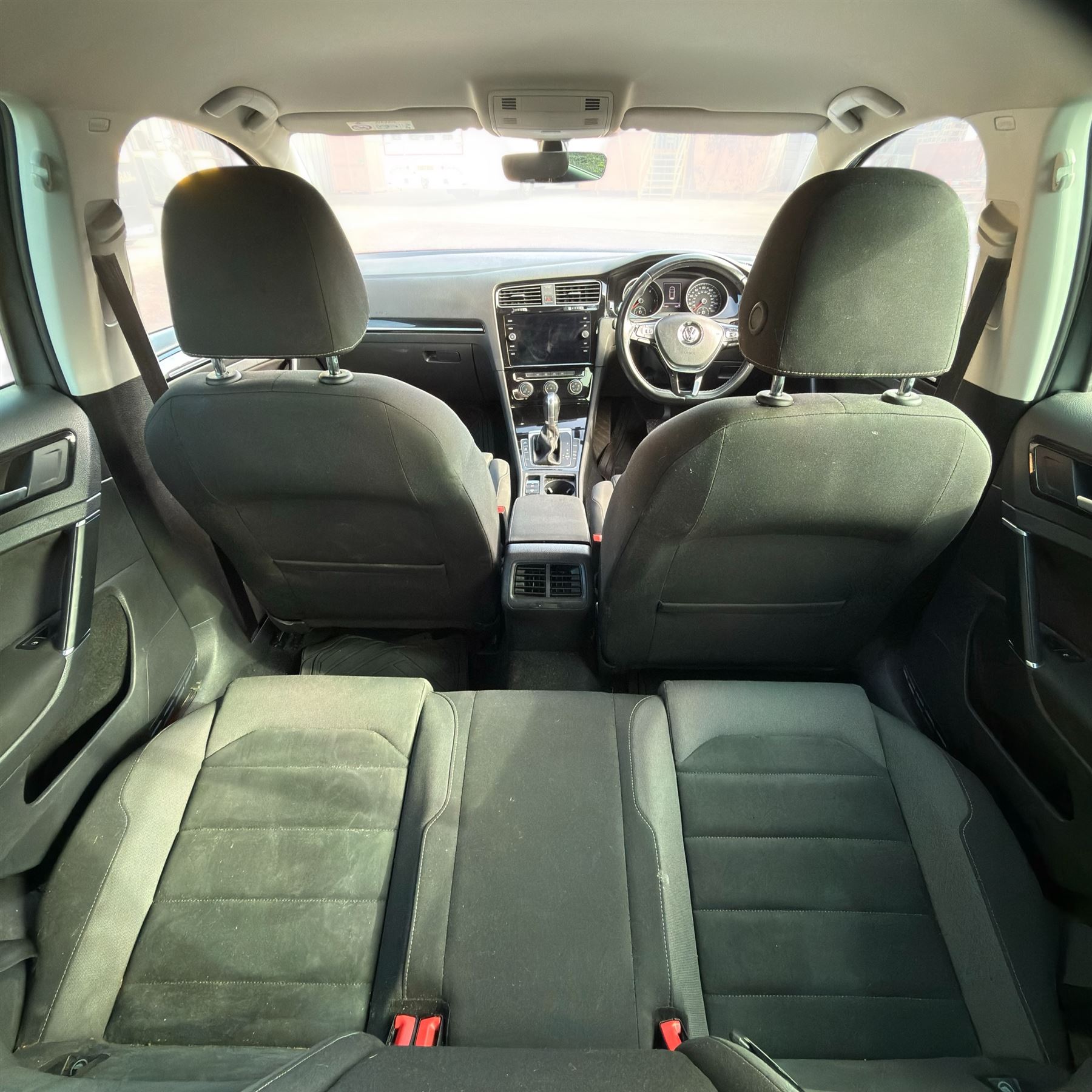 VW Golf, 2 Litre diesel, Automatic, 2018, Grey, MOT till 04/04/2026, 95.500 miles (KT67 NYB) - Car play, Parking sensors - this vehicle is subject to 10% plus VAT buyers premium (12% in total)