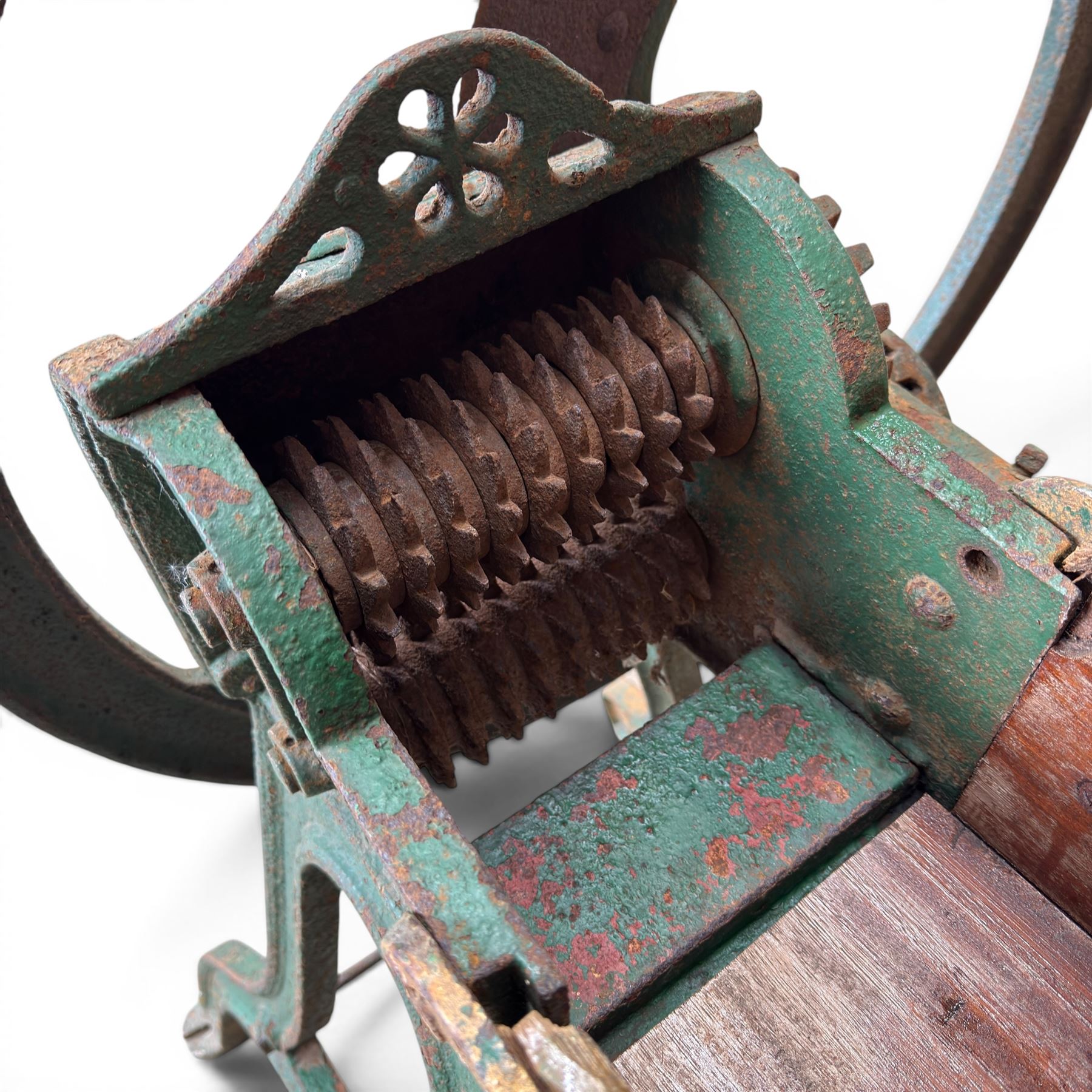 Taylor & Parsons - 19th century cast iron chaff cutter
