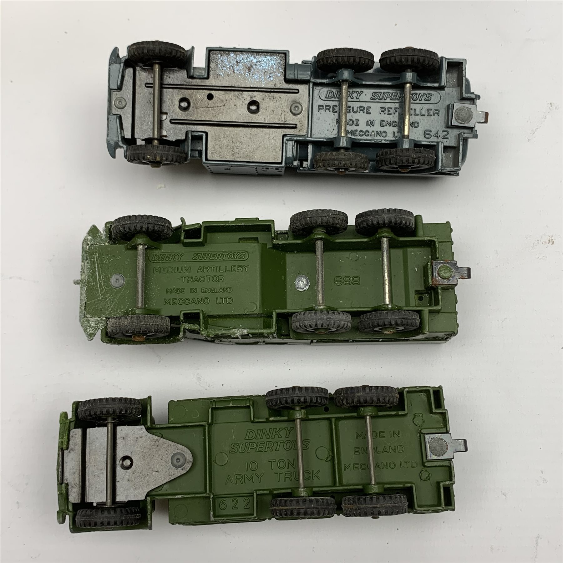 Dinky Supertoys - Pressure Refueller No.642, Medium Artillery Tractor No.689 and 10-Ton Army Lorry No.622, all boxed (3)