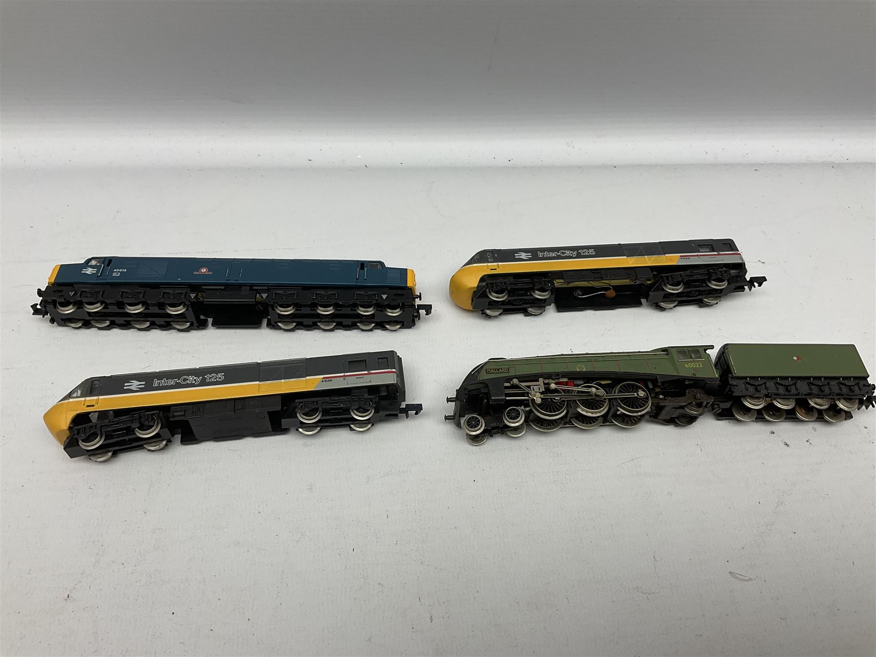 'N' gauge - Trix W. Germany Class A4 4-6-2 locomotive 'Mallard' No.60022 with eight-wheel tender; Graham Farish Class 40 Diesel 1-Co-Co-1 'Aquitania' No.40015; and Graham Farish Class 43 HST powered car No.43129 and dummy car No.43130; all unboxed (4)