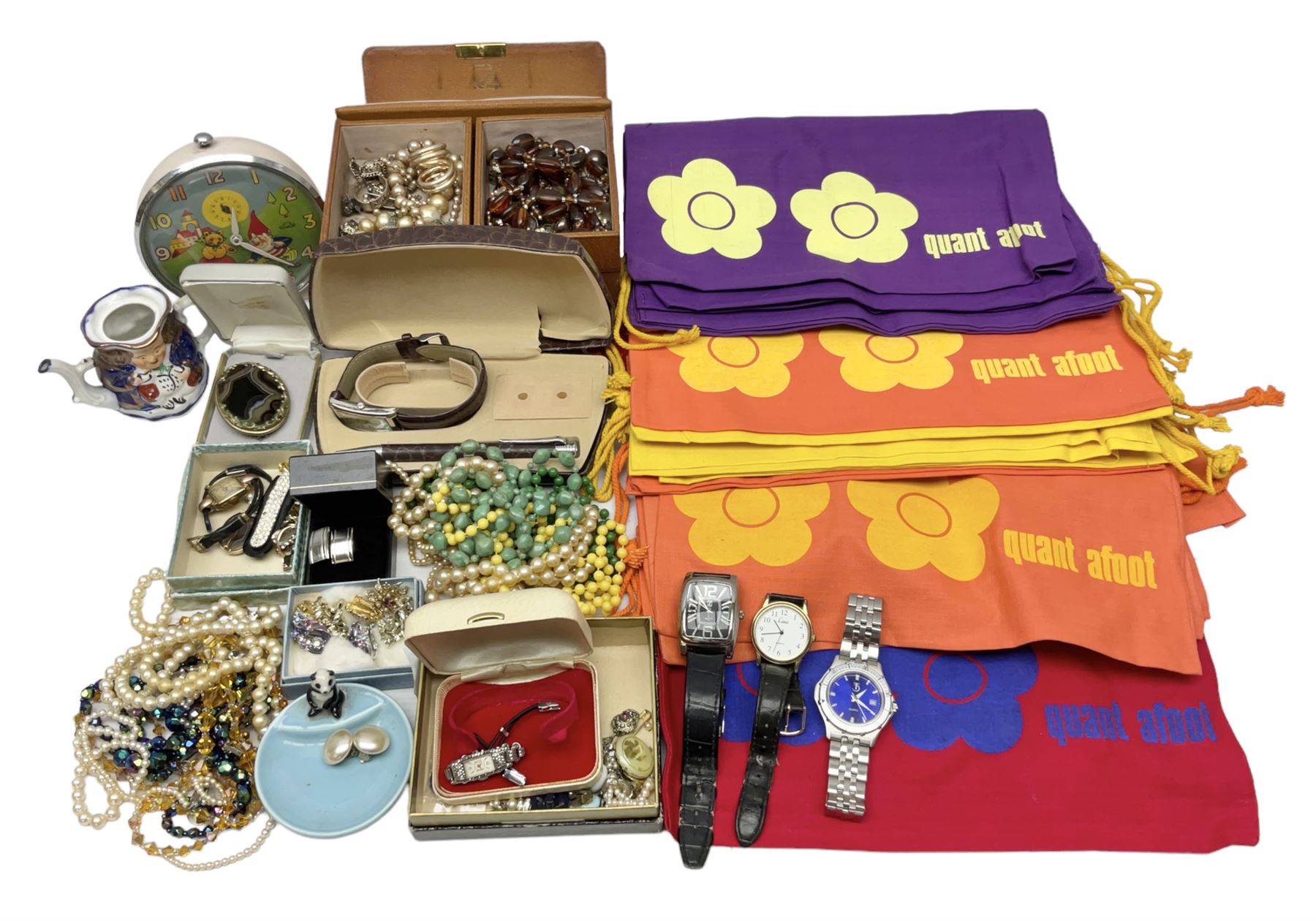 9ct gold agate brooch, gold ring, silver brooch, silver marcasite ladies manual wind wristwatch, collection of costume jewellery and a Smiths Timecal Noddy alarm clock etc 