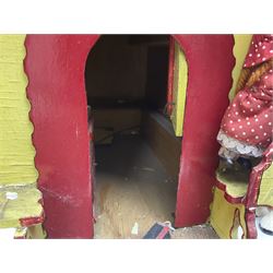 Two ceramic shire horse and gypsy caravans, together with horse brasses 