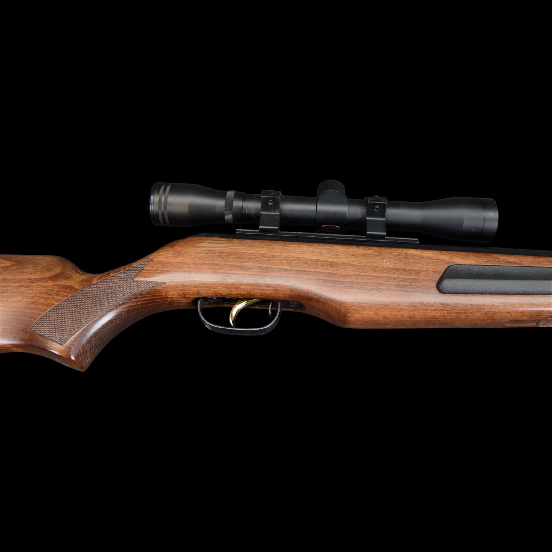 Gamo Maxima .22 break barrel air rifle, serial no 04-183689-04, with Gamo sight, in gun sleeve, L121cm